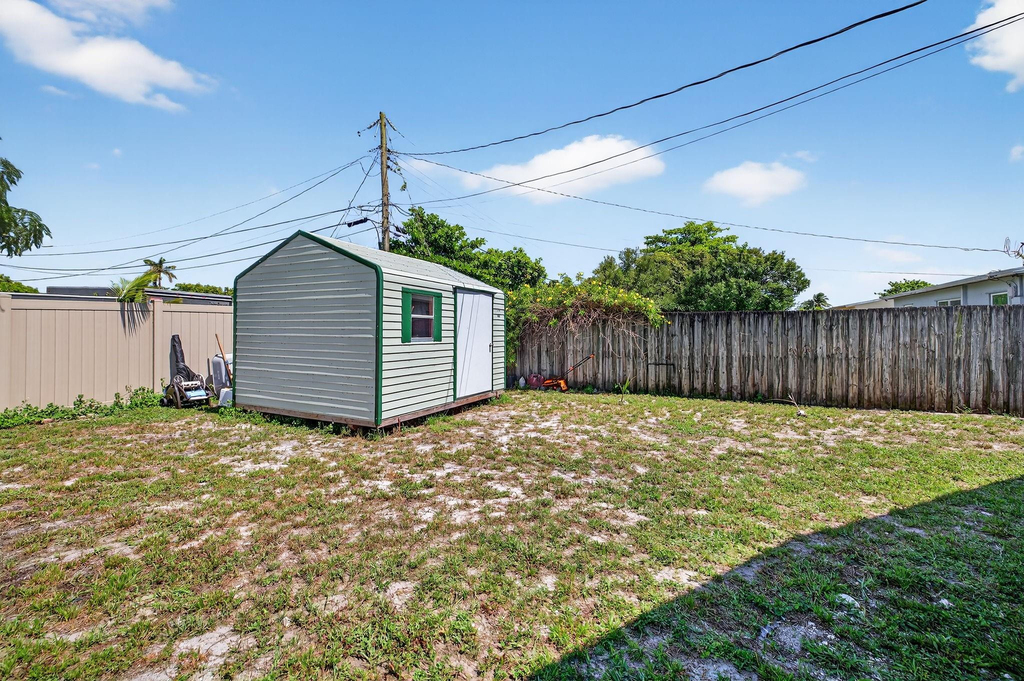 300 Sw 25th Avenue - Photo 42