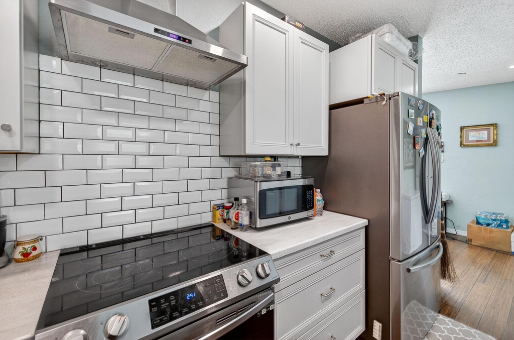 300 Sw 25th Avenue - Photo 16