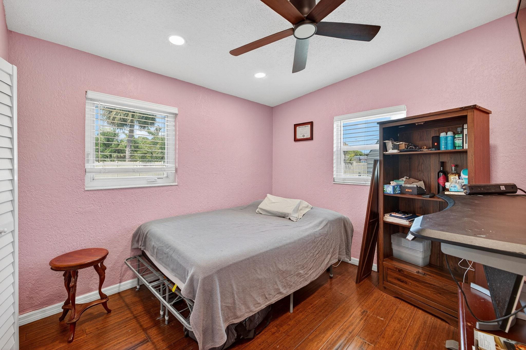 300 Sw 25th Avenue - Photo 24