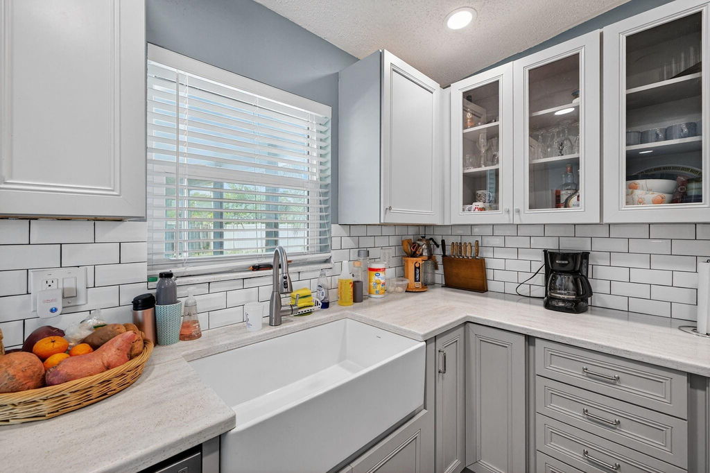 300 Sw 25th Avenue - Photo 15