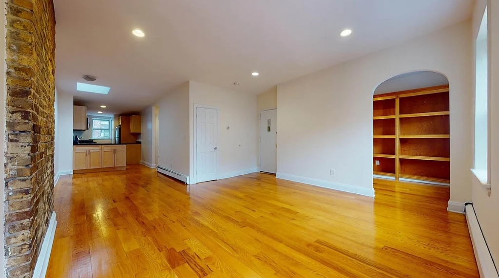 west Broadway street - Photo 1