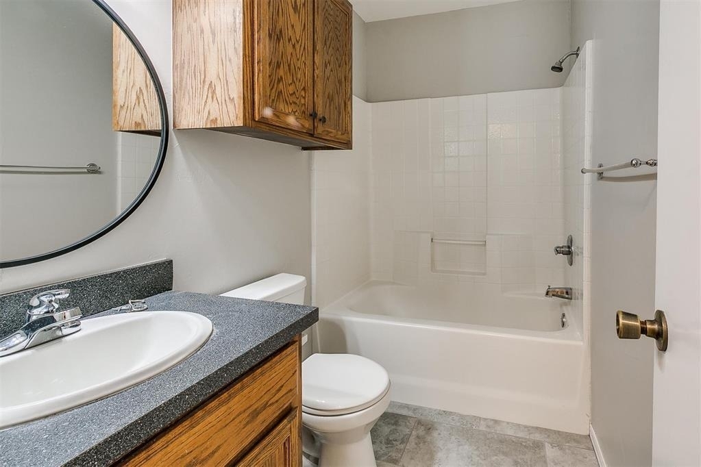 828 Russell Circle - Photo 5