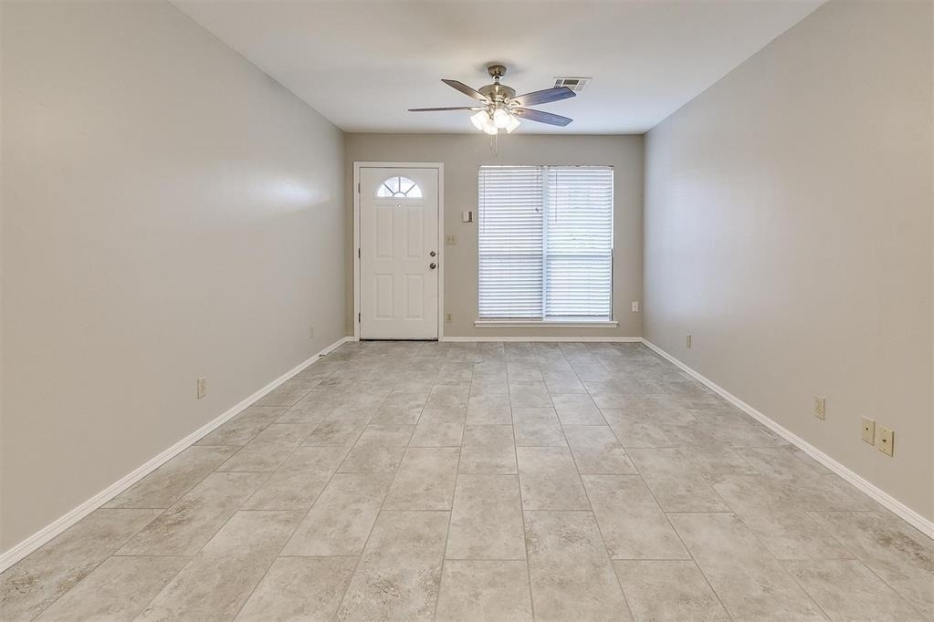828 Russell Circle - Photo 11