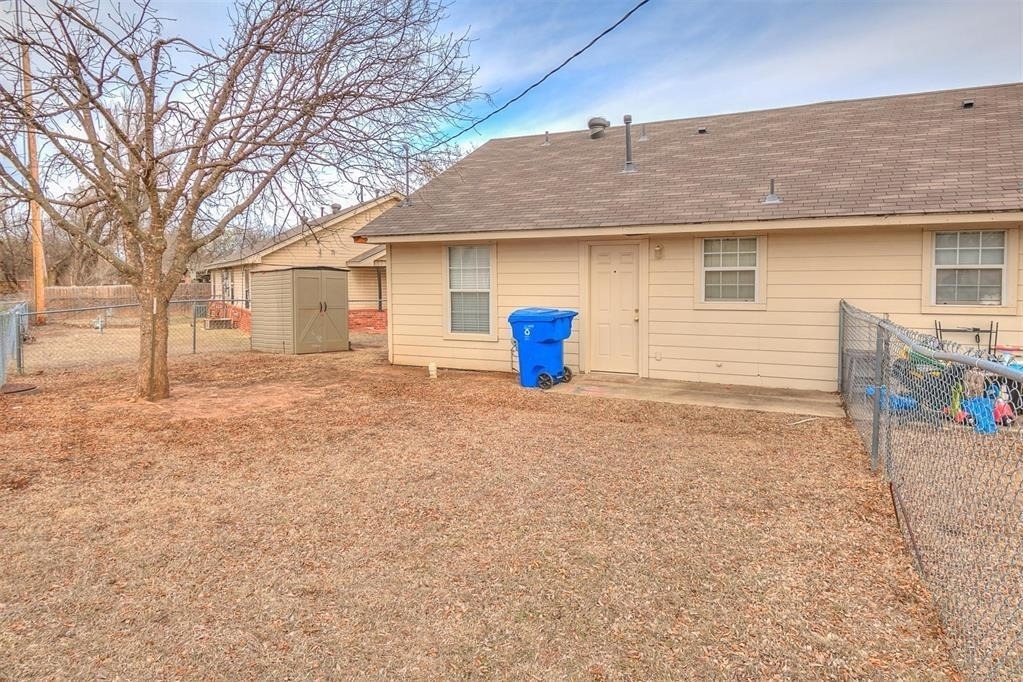 828 Russell Circle - Photo 0
