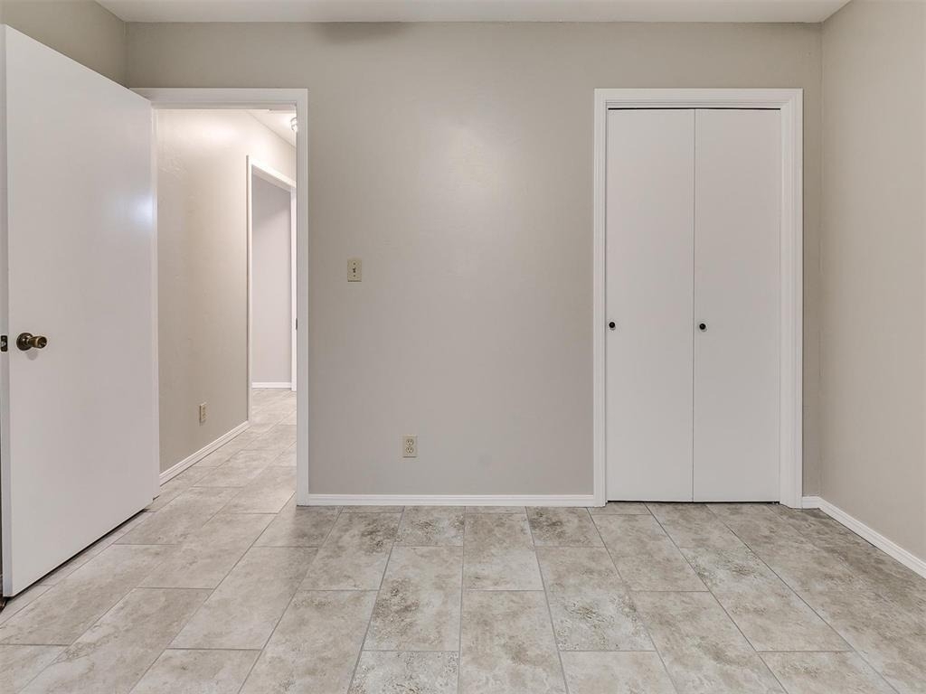 828 Russell Circle - Photo 2