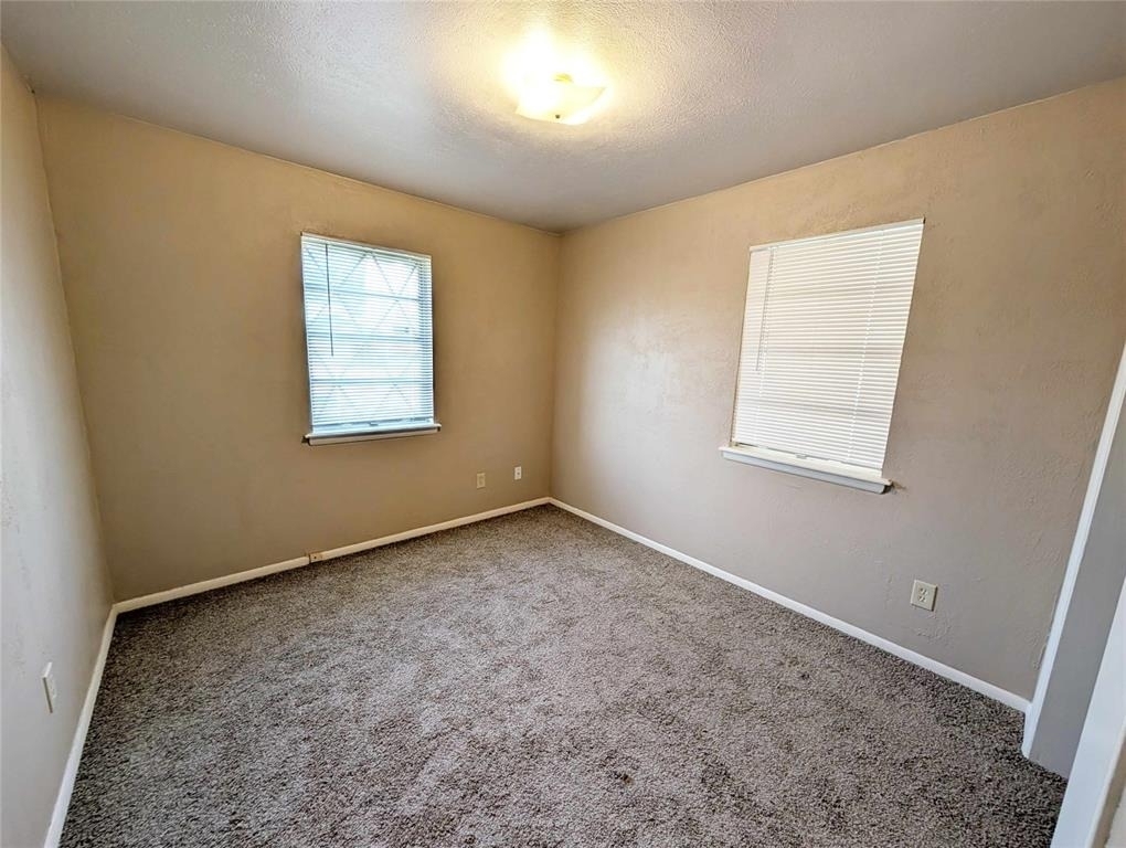 2105 Sw 76th Street - Photo 8