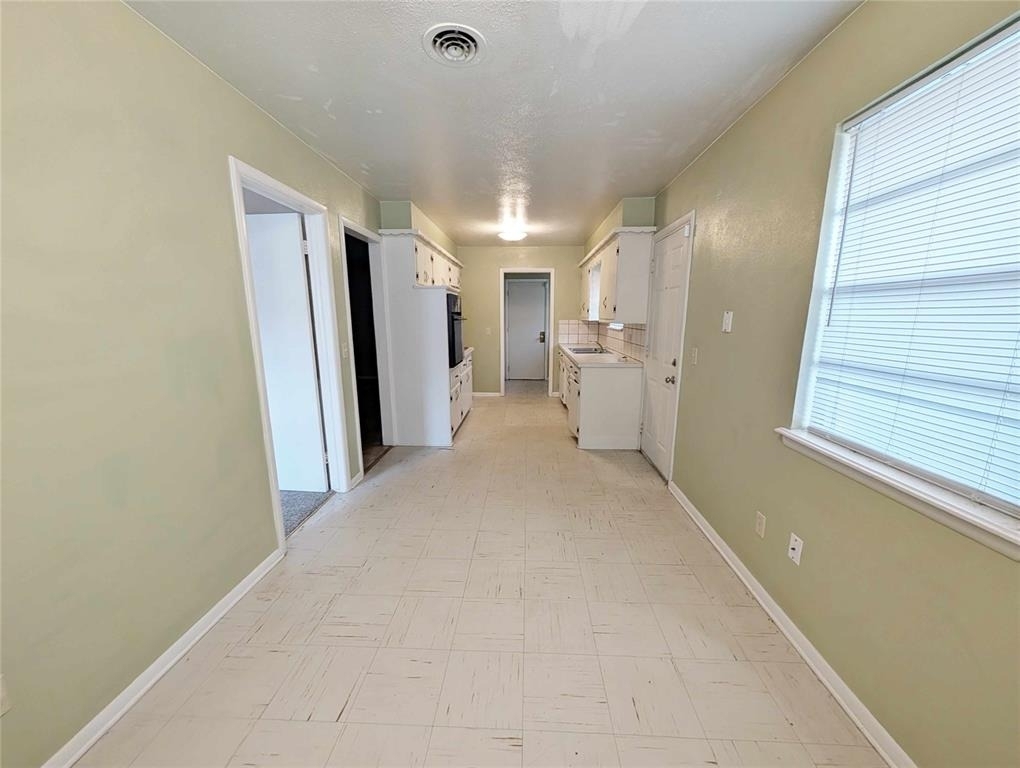 2105 Sw 76th Street - Photo 3