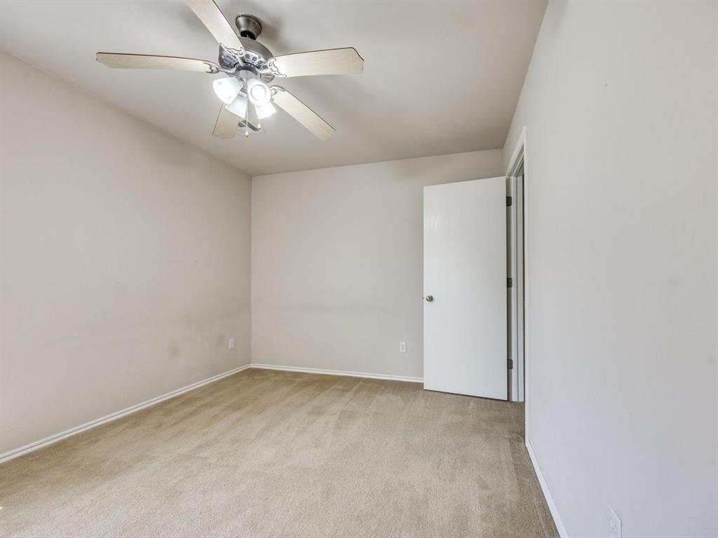 609 E Linden Lane - Photo 14