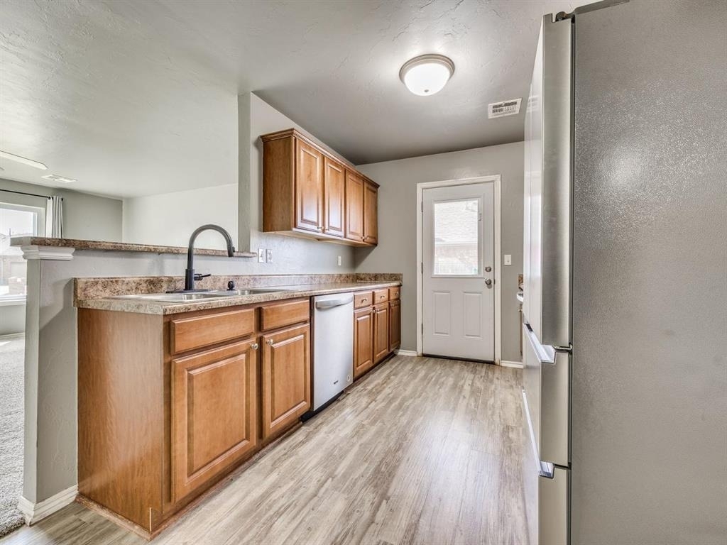 609 E Linden Lane - Photo 16