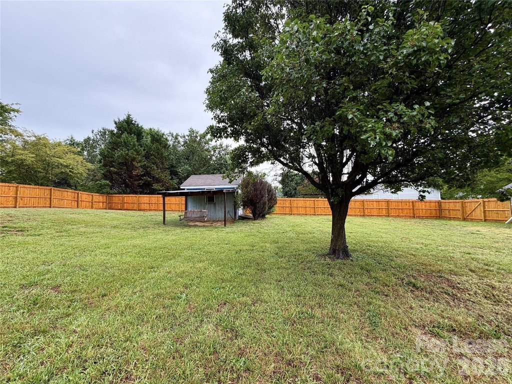 2809 Faircroft Way - Photo 17