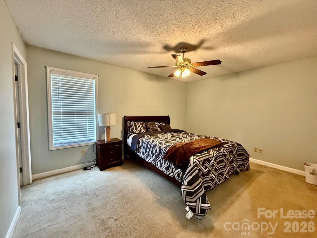 2809 Faircroft Way - Photo 10