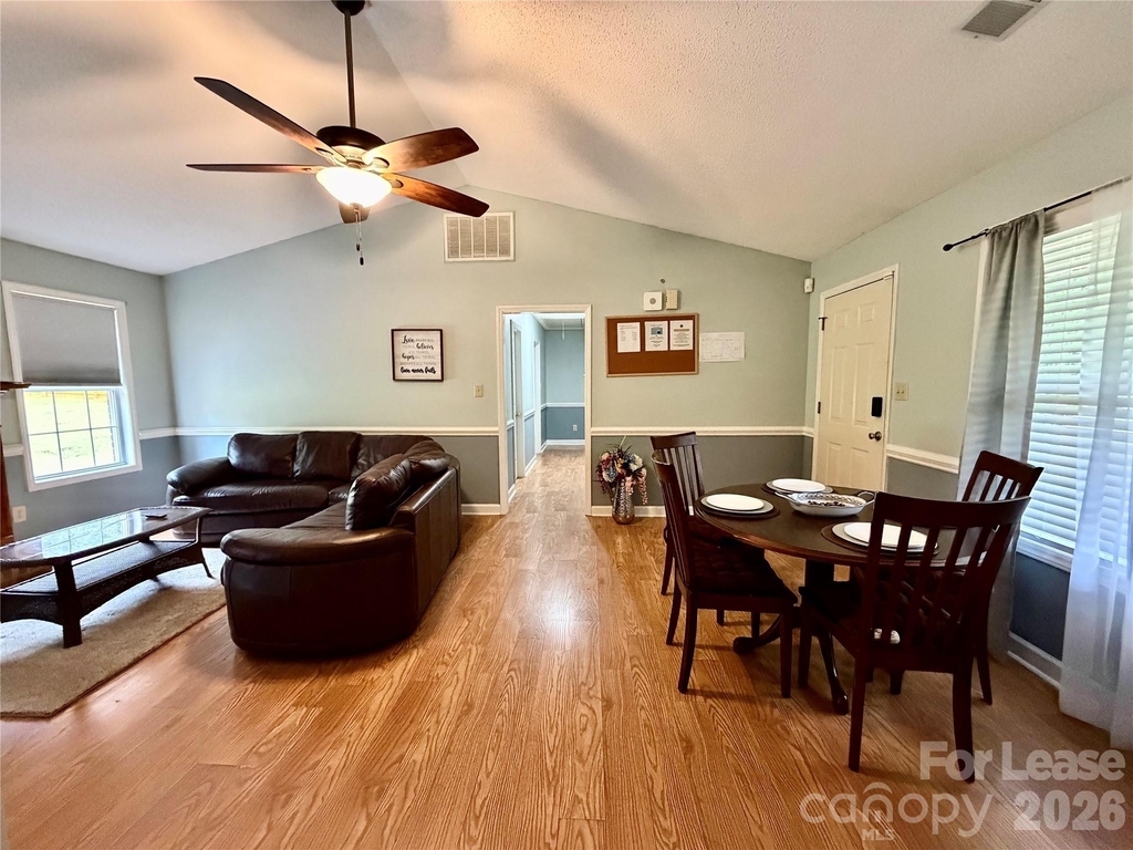 2809 Faircroft Way - Photo 2