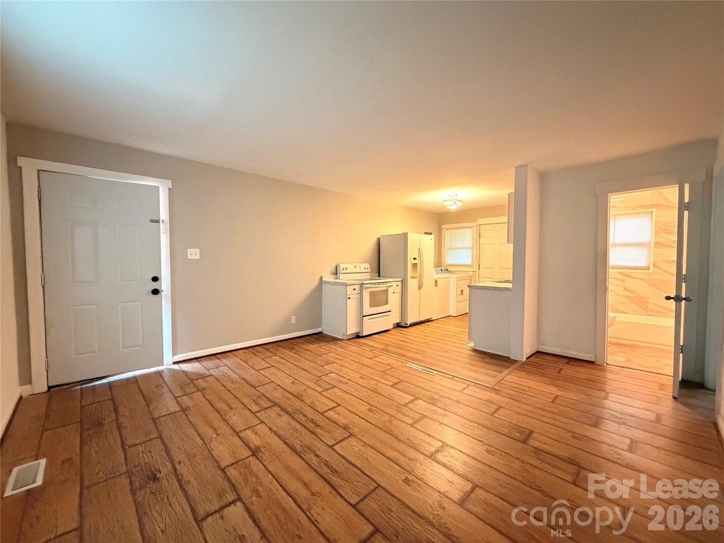 825 Rodey Avenue - Photo 2