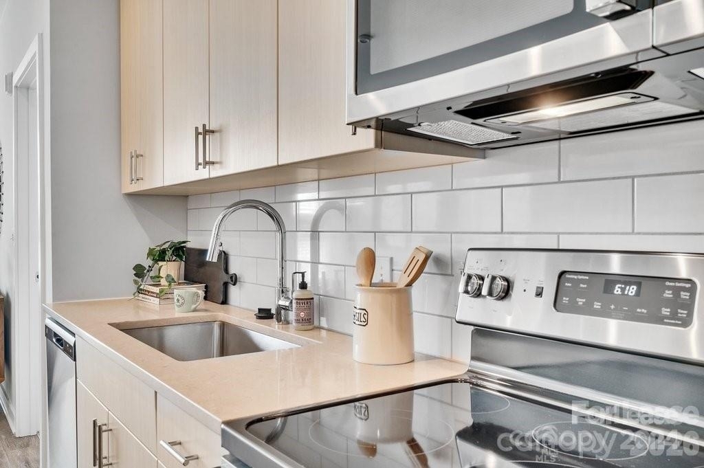 2020 W Morehead Street - Photo 23