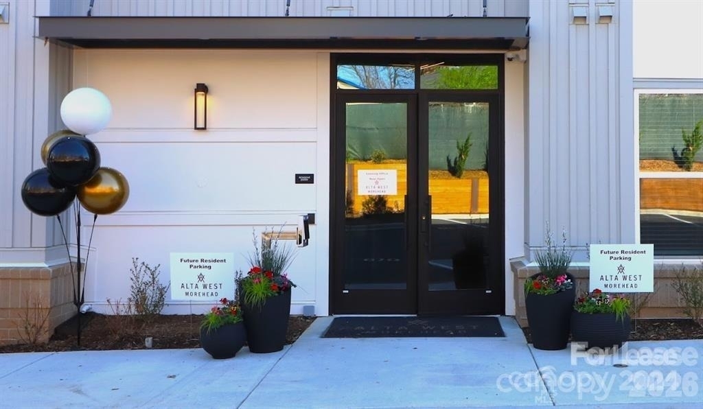 2020 W Morehead Street - Photo 2