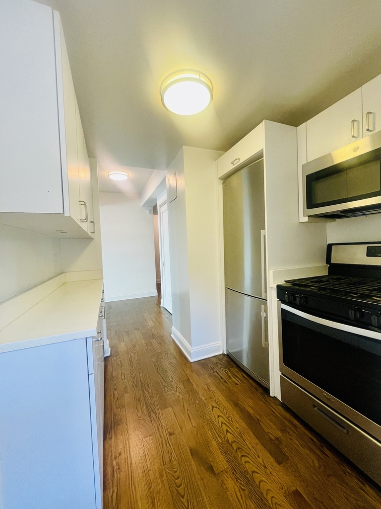  157 East 57th Street, 16A - Photo 7