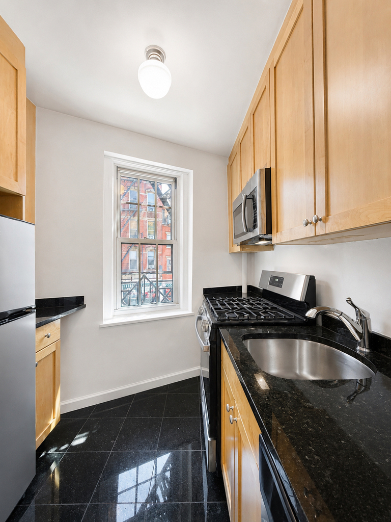 Jane Street - Photo 3