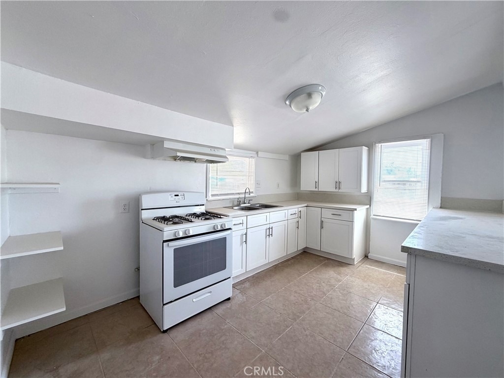 247 Stephen Street - Photo 2