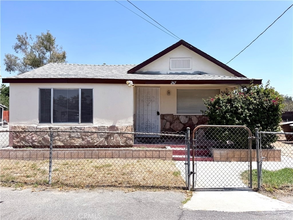 247 Stephen Street - Photo 0