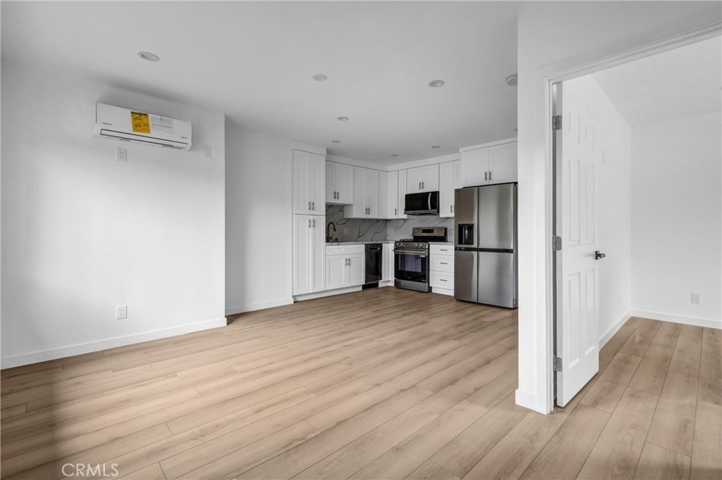 21713 Mulholland Dr - Photo 4