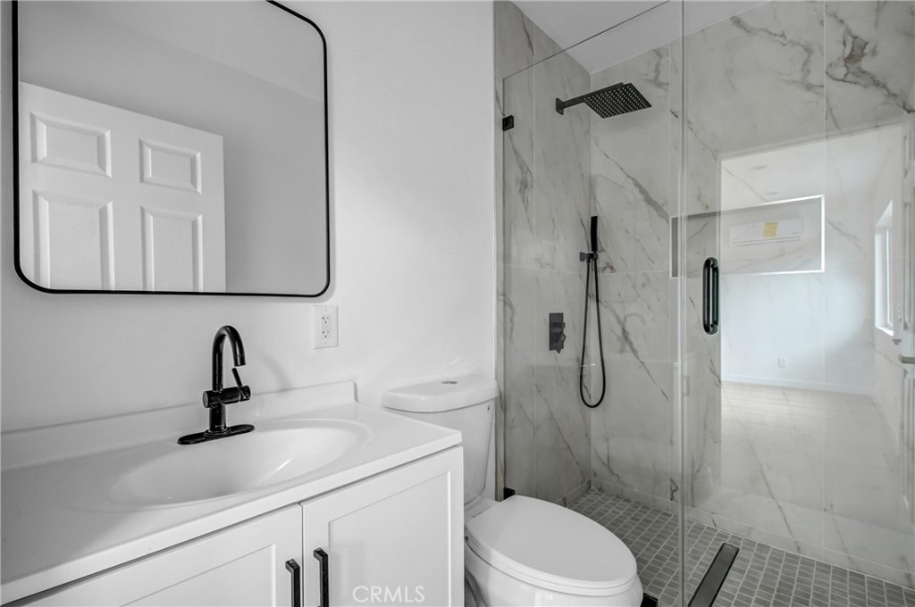 21713 Mulholland Dr - Photo 15