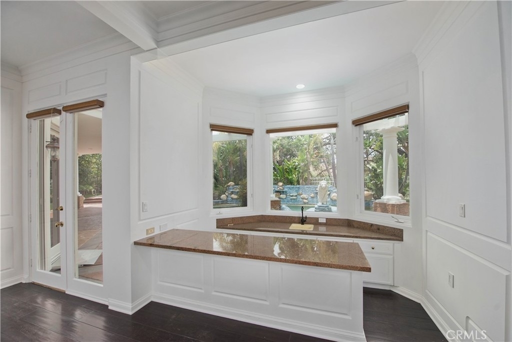 5607 Manley Court - Photo 8