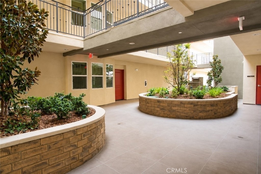 11925 Kling Street - Photo 6