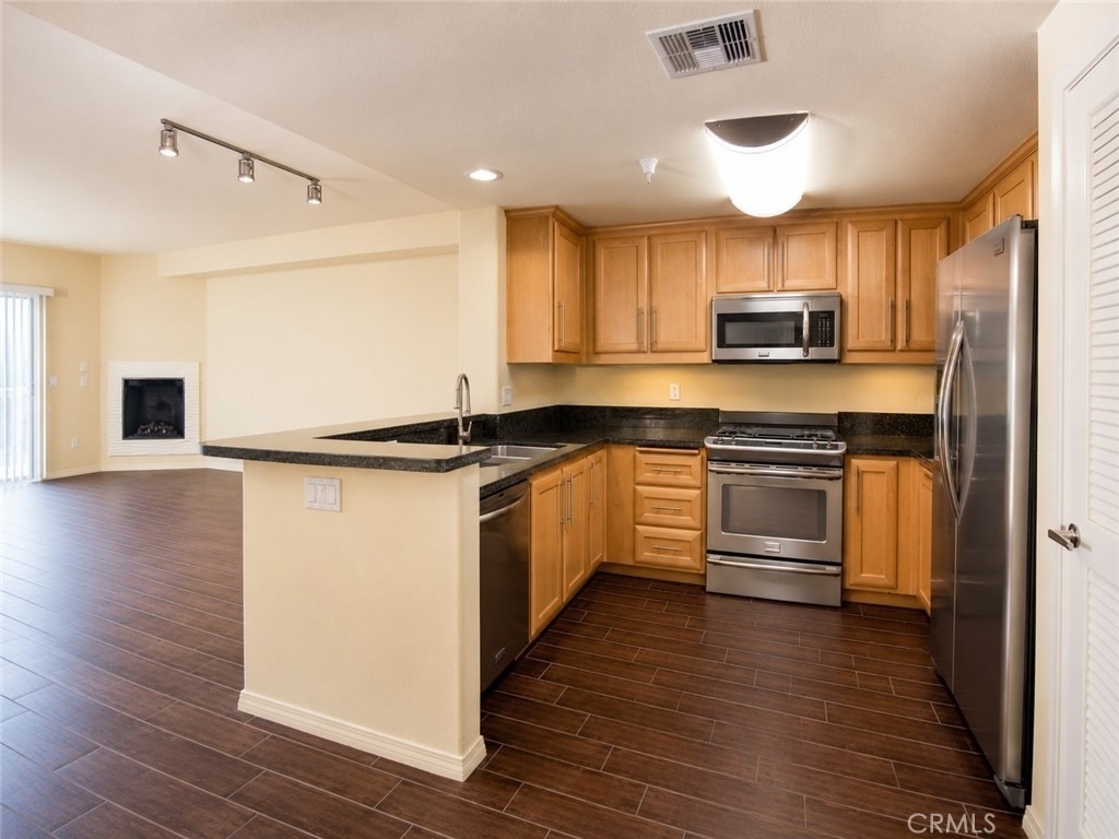 11925 Kling Street - Photo 12