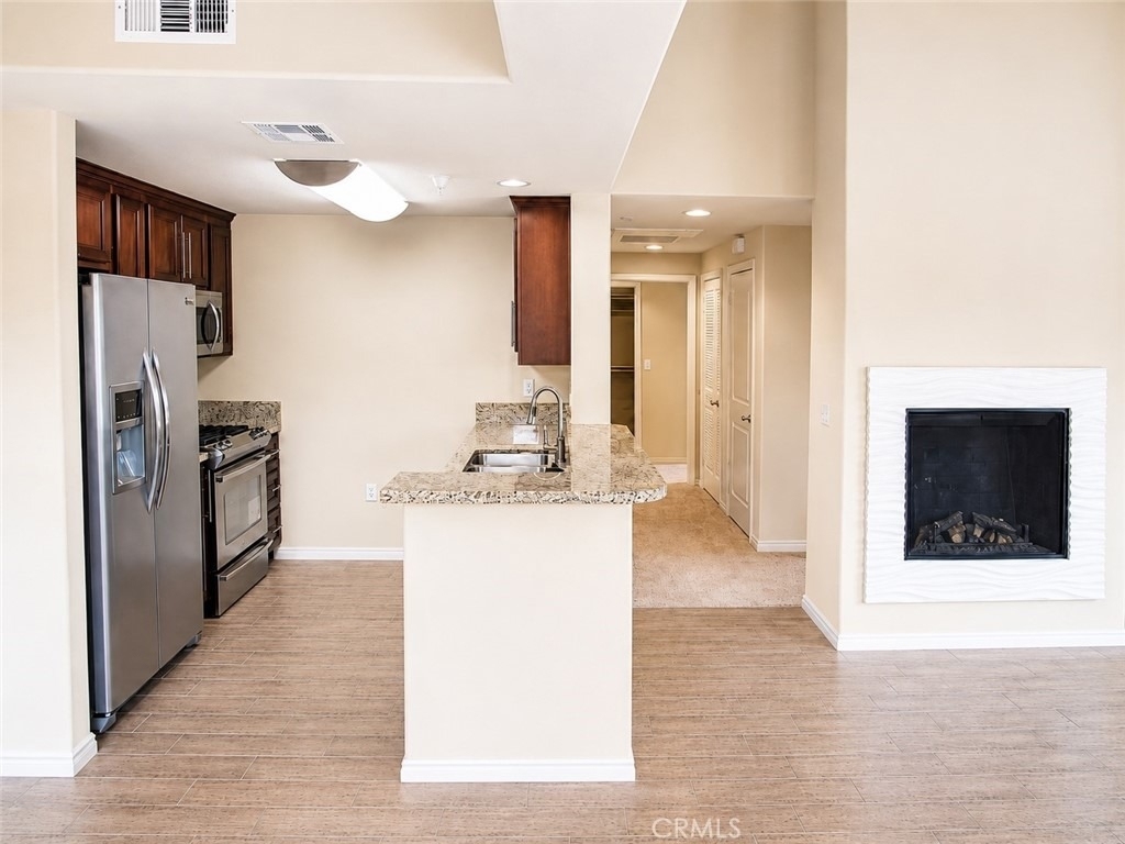 11925 Kling Street - Photo 10