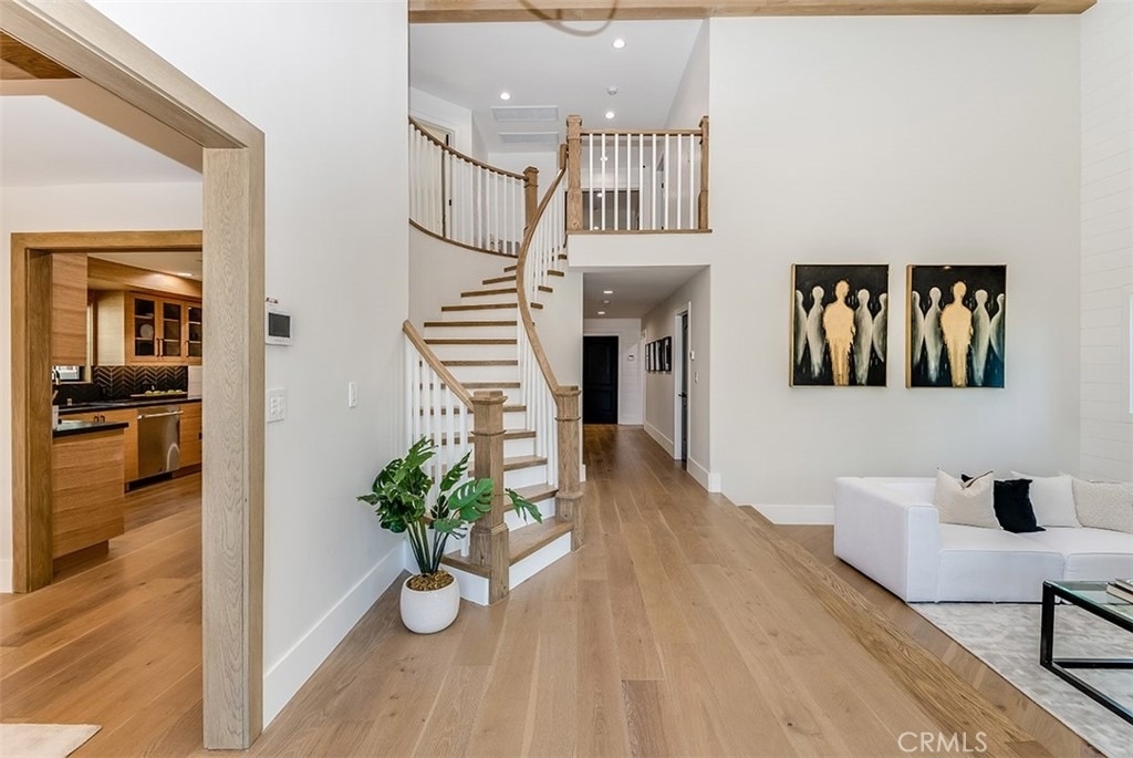 14803 Otsego Street - Photo 2