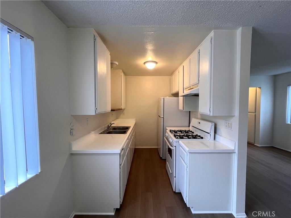 1637 W 227th Street - Photo 4