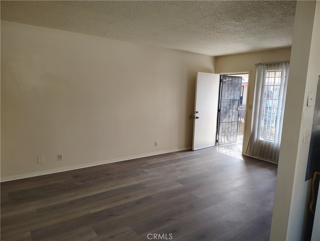 11022 Crenshaw Boulevard - Photo 2