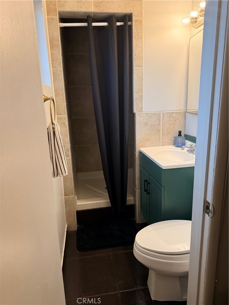 3951 1/2 Inglewood Blvd - Photo 5