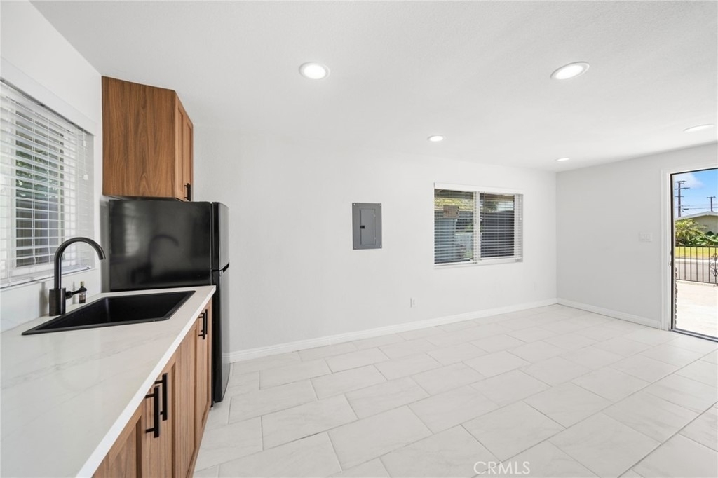 1610 Amador Avenue - Photo 3