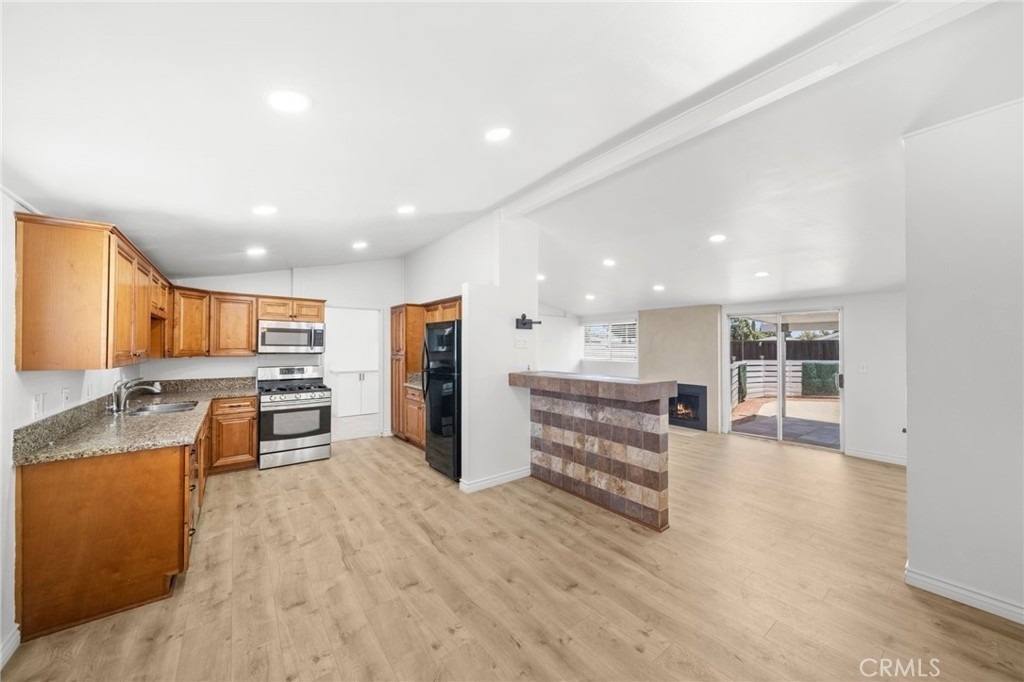 1610 Amador Avenue - Photo 1
