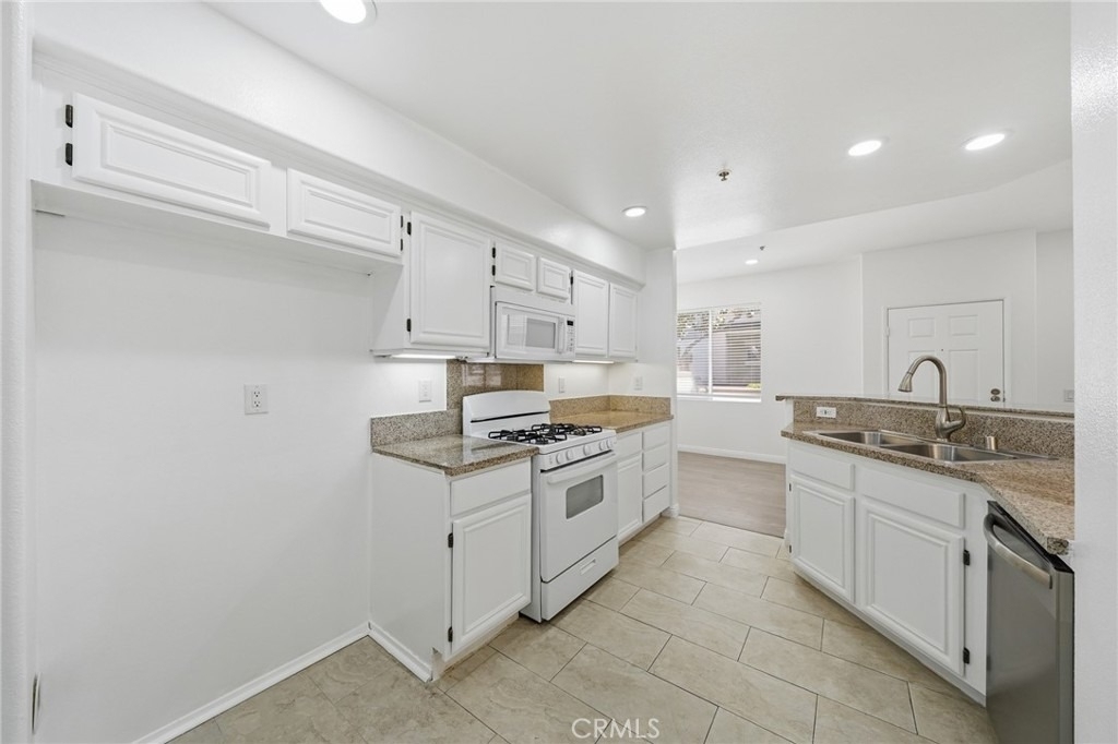12921 Ternberry Court - Photo 11