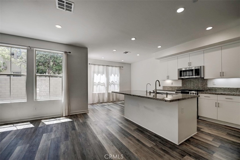 39 Prominence - Photo 5