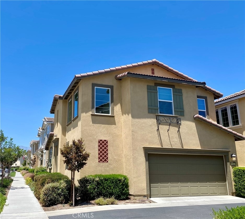 5946 Sendero Avenue - Photo 0