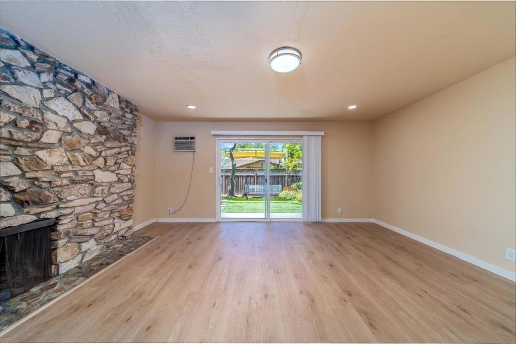 877 Miller Avenue - Photo 0