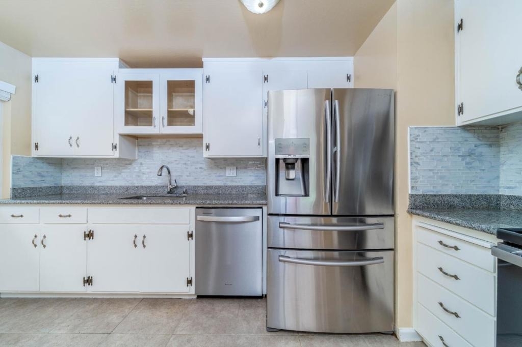 877 Miller Avenue - Photo 5