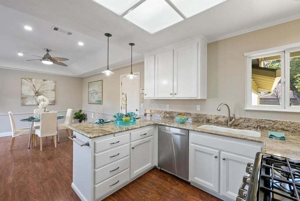 545 Shawnee Lane - Photo 1