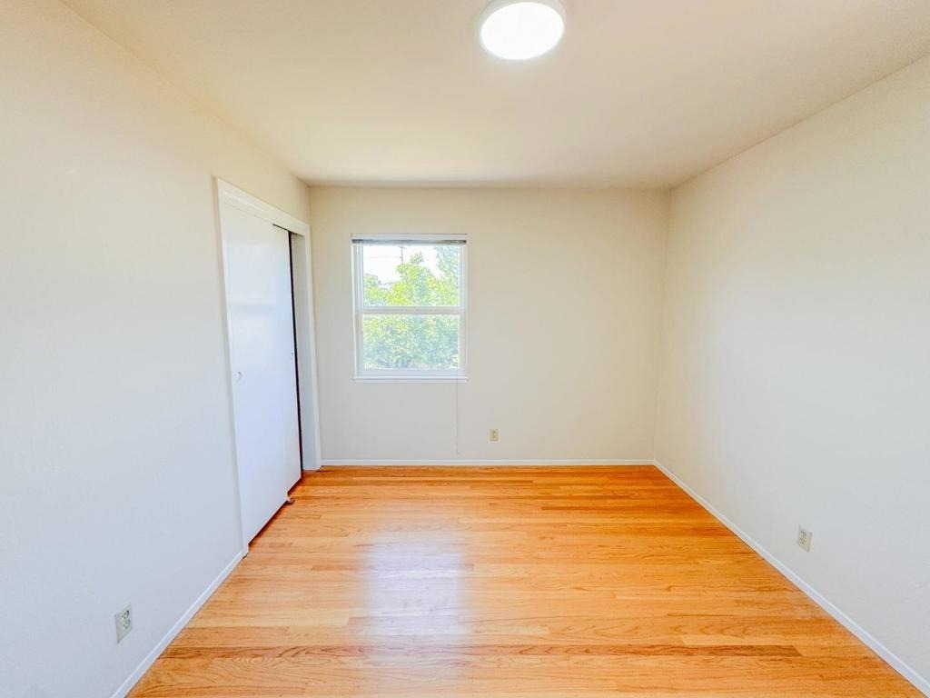 468 Acacia Avenue - Photo 6
