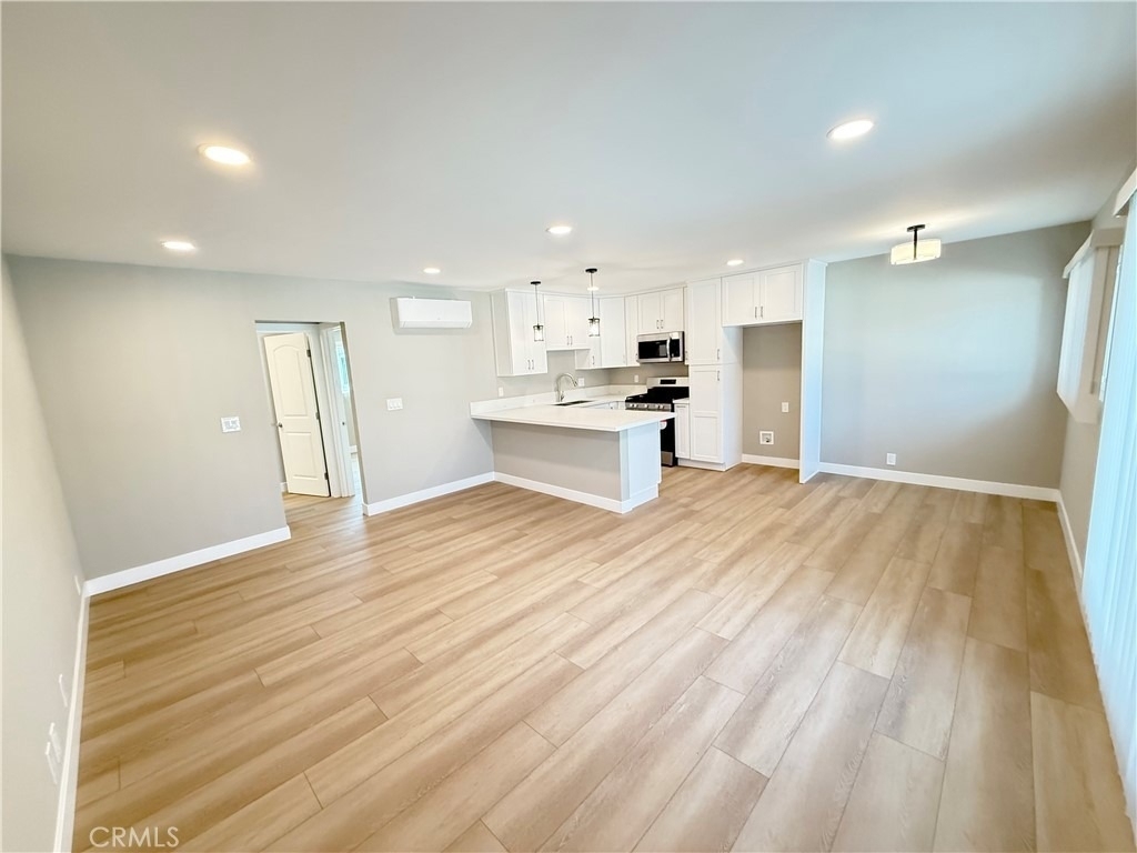 919 E Acacia Avenue - Photo 0