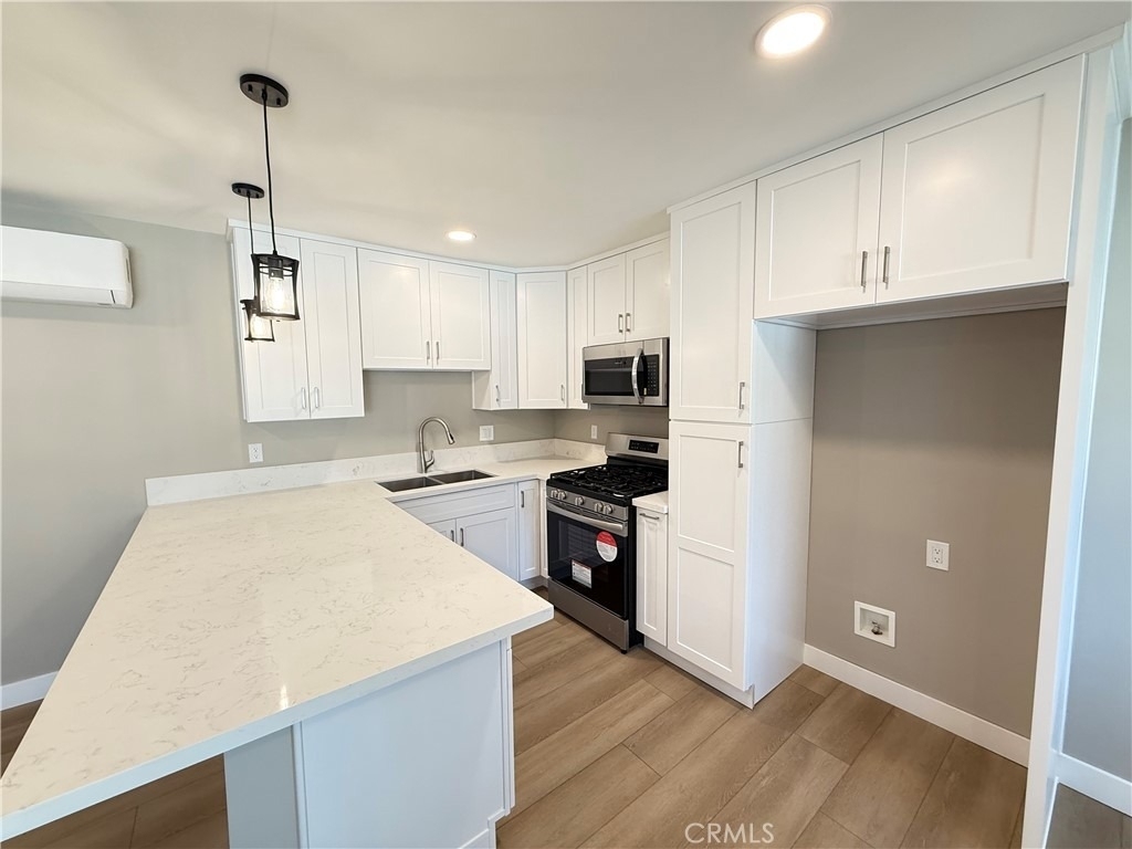 919 E Acacia Avenue - Photo 1