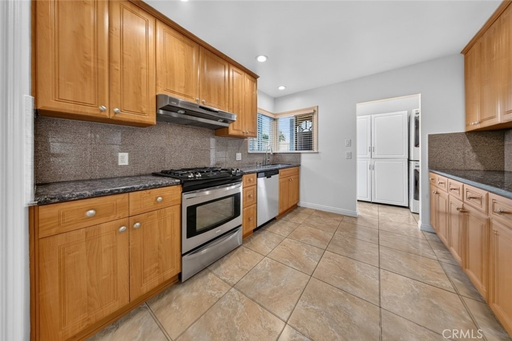 11407 Delano - Photo 16