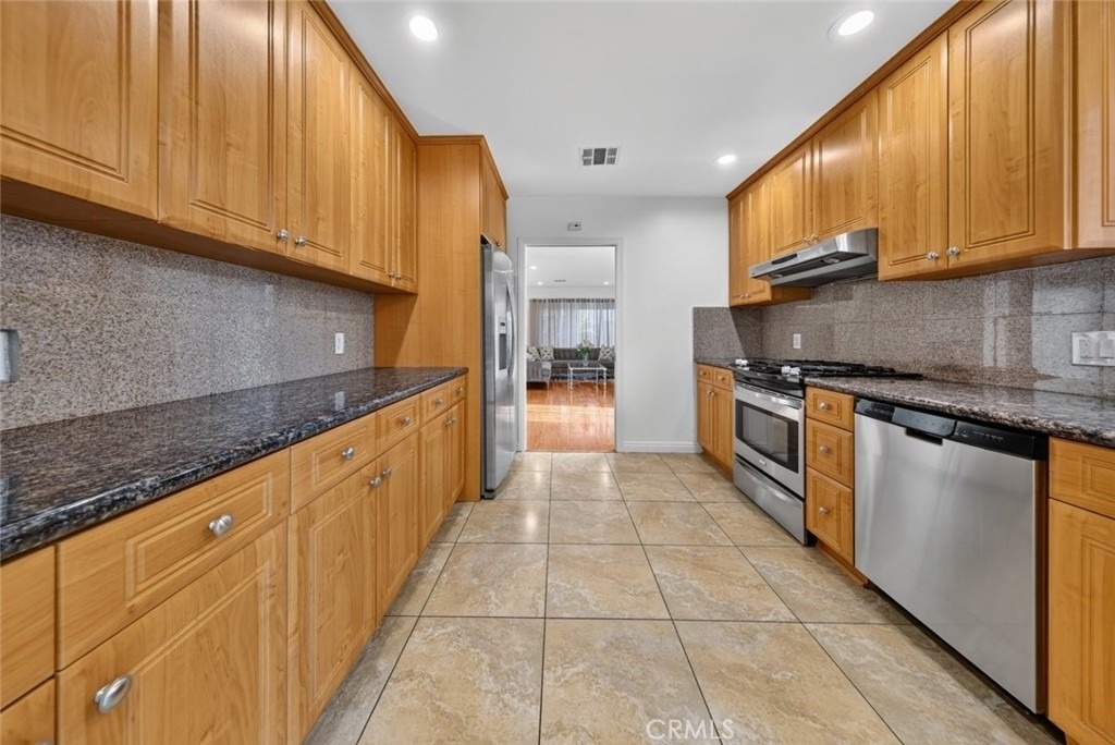 11407 Delano - Photo 19