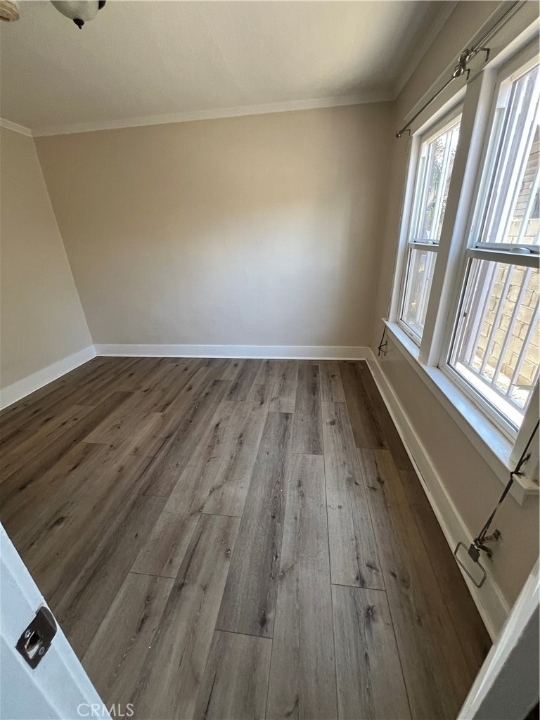 1349 W 49th - Photo 11