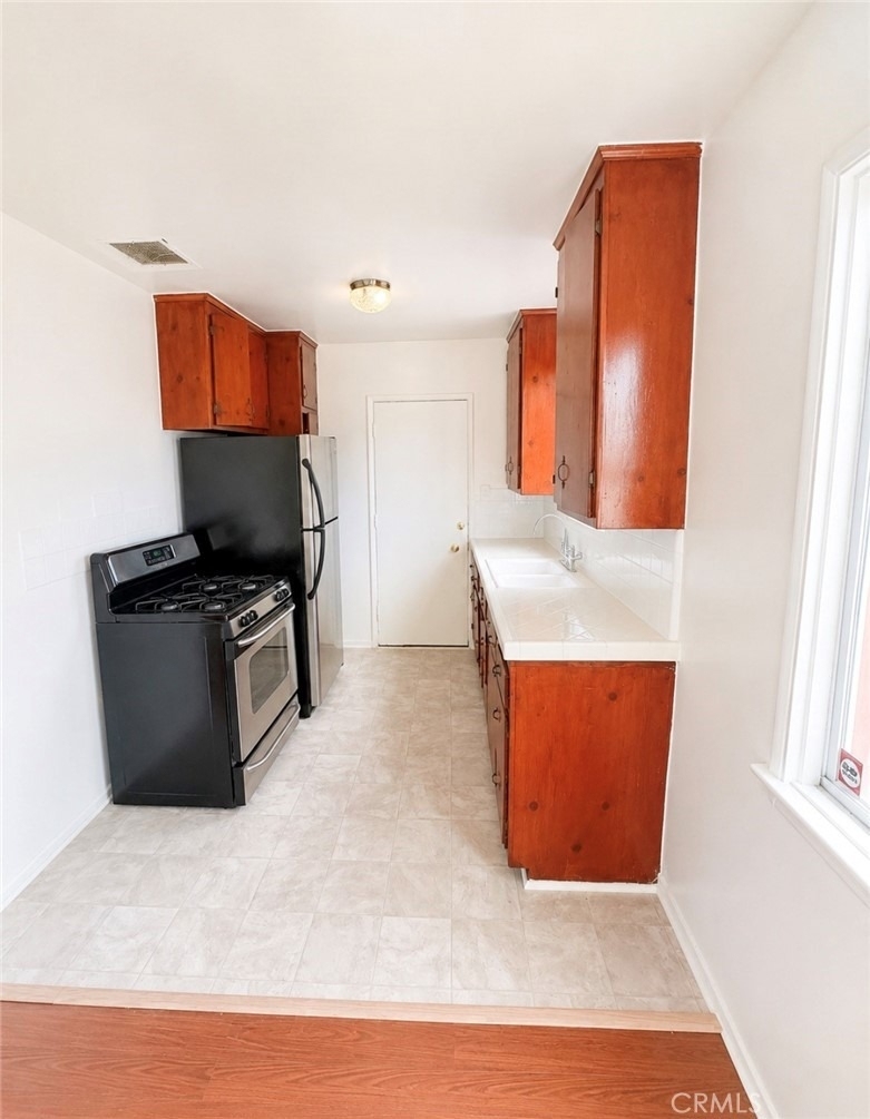 12823 Burbank - Photo 4