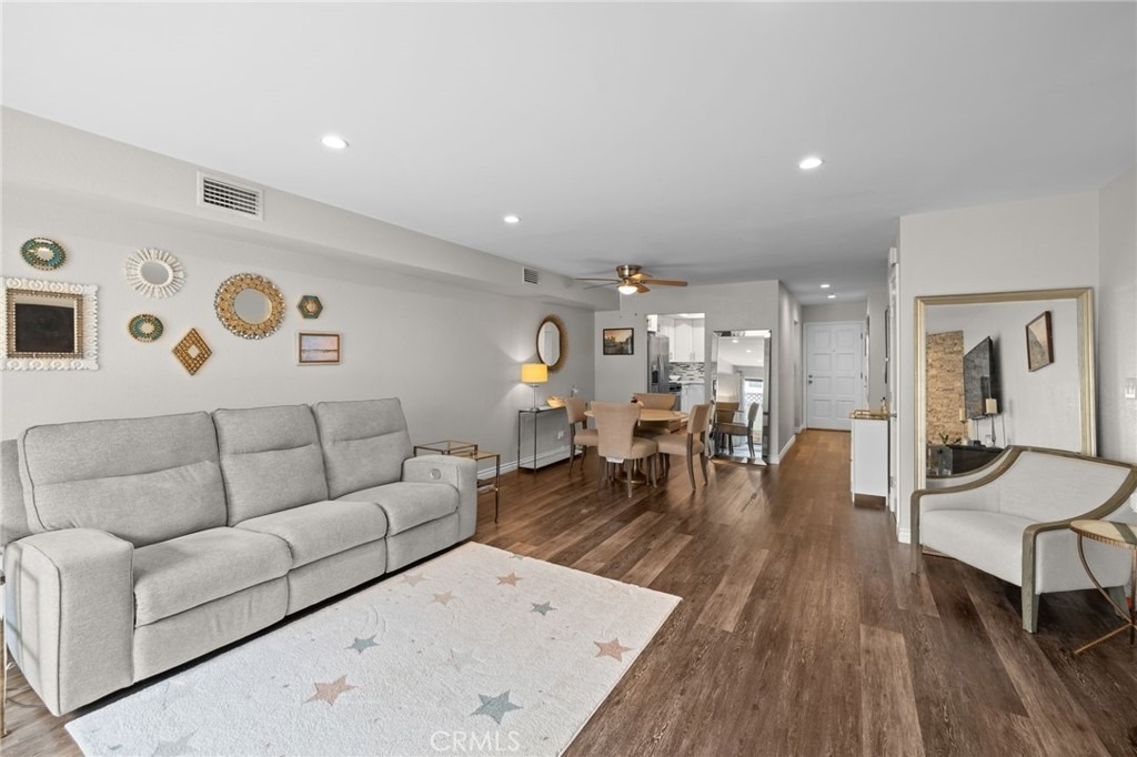 545 E Cypress - Photo 11