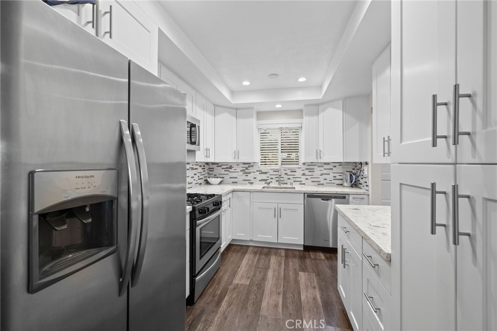 545 E Cypress - Photo 9